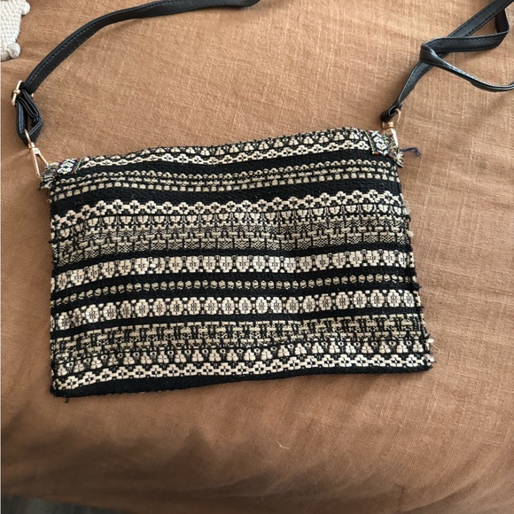 GUESS monogram Vintage Purse (+free bag pictured) - Picture 6 of 8